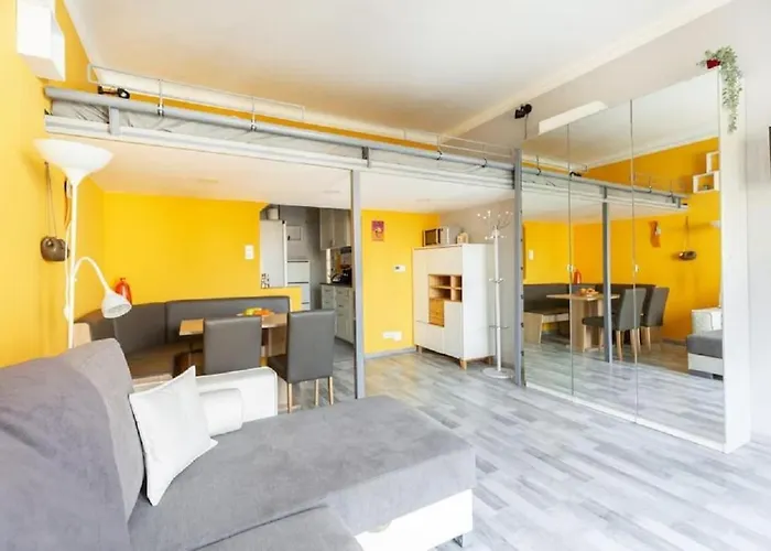Balzac Apartment By Westend Mall With Balcony, Ac